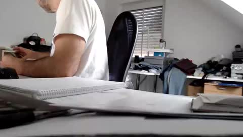 aylinniyerim online show from October 10, 2025, 8:02 am