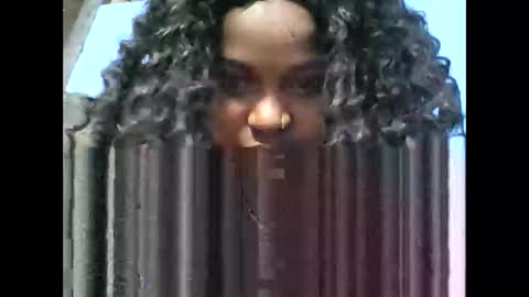 aynnah01 online show from May 3, 2026, 6:19 am