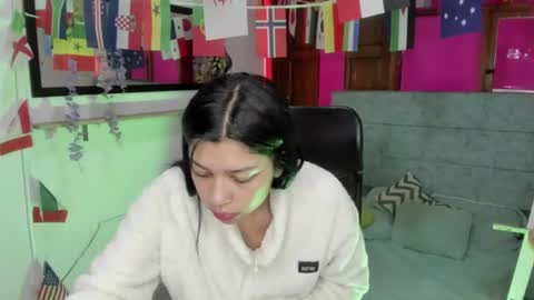 Snapshot of aysha_winxs chatting on June 18, 2026, 3:29 am Aysha online show from June 18, 2026, 3:29 am