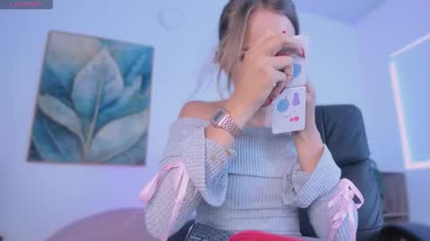 azahaara__ online show from February 22, 2026, 6:17 pm