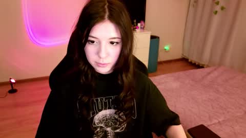 Snapshot of azaliya_haze chatting on March 20, 2026, 5:40 pm Azaliya online show from March 20, 2026, 5:40 pm