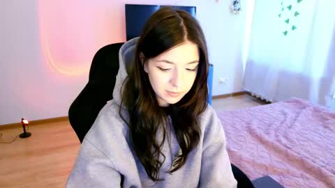 Snapshot of azaliya_haze chatting on March 21, 2026, 8:41 am Azaliya online show from March 21, 2026, 8:41 am