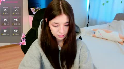 Snapshot of azaliya_haze chatting on April 16, 2026, 9:10 am Azaliya online show from April 16, 2026, 9:10 am