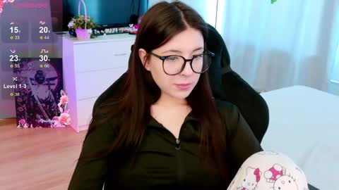 Snapshot of azaliya_haze chatting on May 3, 2026, 7:36 am Azaliya online show from May 3, 2026, 7:36 am