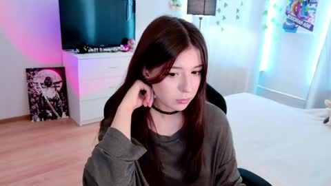 Snapshot of azaliya_haze chatting on June 3, 2026, 7:44 am Azaliya online show from June 3, 2026, 7:44 am