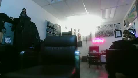 aznbeta_gooner online show from April 18, 2026, 9:46 am