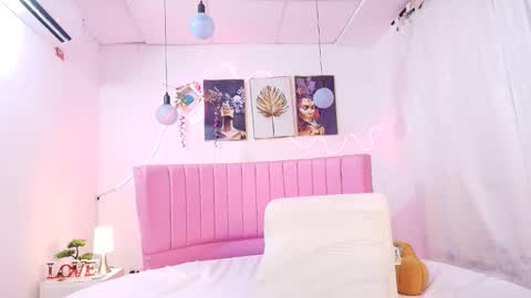 Snapshot of azul_horny chatting on May 5, 2026, 1:46 am PRINCESS AZUL. online show from May 5, 2026, 1:46 am