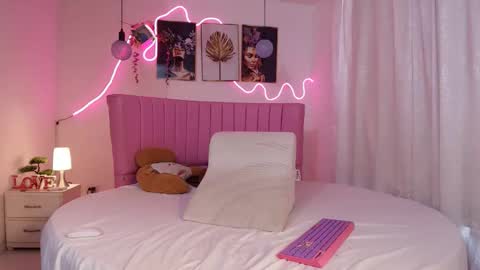 Snapshot of azul_horny chatting on May 16, 2026, 10:41 pm PRINCESS AZUL. online show from May 16, 2026, 10:41 pm