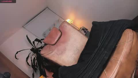 azulawitch online show from April 18, 2026, 7:07 pm