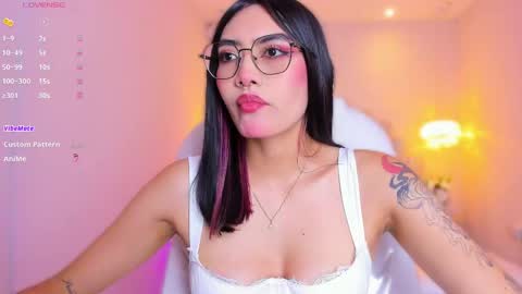 Azura online show from April 15, 2026, 8:20 pm