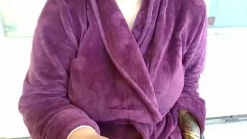 Snapshot of azuregoddess chatting on May 31, 2026, 3:19 pm azuregoddess online show from May 31, 2026, 3:19 pm