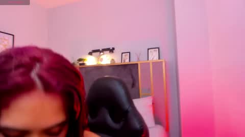 Snapshot of azurra_amatto2 chatting on April 17, 2026, 10:35 pm Azurra online show from April 17, 2026, 10:35 pm
