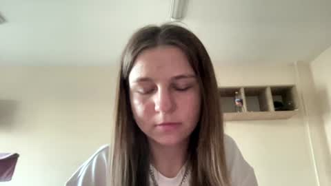 Snapshot of azzieheberly chatting on June 15, 2026, 5:26 pm Niki online show from June 15, 2026, 5:26 pm