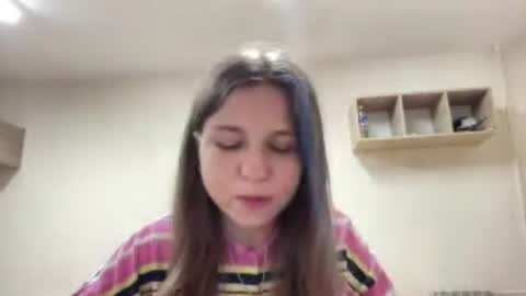 Snapshot of azzieheberly chatting on June 26, 2026, 6:23 pm Niki online show from June 26, 2026, 6:23 pm