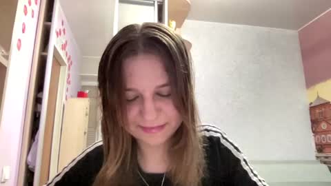 Snapshot of azzieheberly chatting on July 1, 2026, 6:07 pm Niki online show from July 1, 2026, 6:07 pm