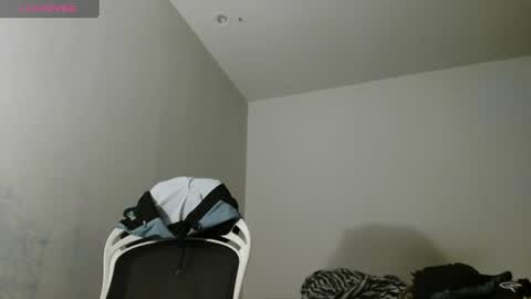 Snapshot of b0ycan chatting on June 24, 2026, 1:37 am b0ycan online show from June 24, 2026, 1:37 am