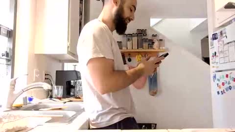 b1gbanana online show from January 5, 2025, 5:20 pm