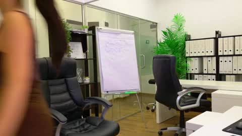 Olivia and Lexi online show from October 6, 2025, 4:43 am