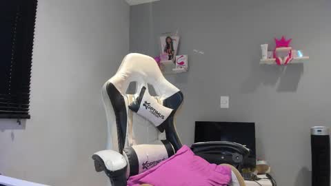 Snapshot of baby_golden chatting on May 23, 2026, 11:42 pm Jhoana Franco online show from May 23, 2026, 11:42 pm