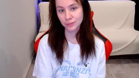 baby_kitte online show from December 19, 2024, 3:29 am