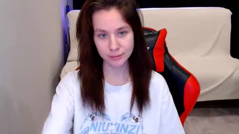 baby_kitte online show from December 19, 2024, 6:34 am