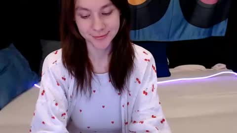 baby_kitte online show from December 22, 2024, 3:00 am