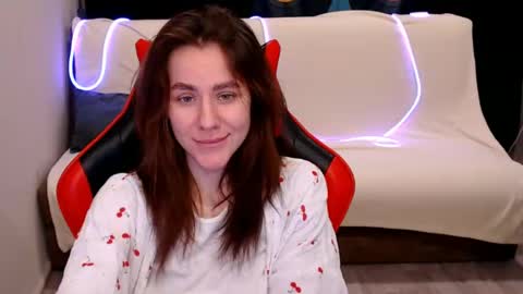 baby_kitte online show from December 31, 2024, 6:16 am