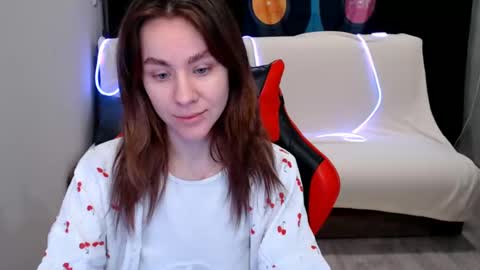 baby_kitte online show from January 3, 2025, 2:10 am