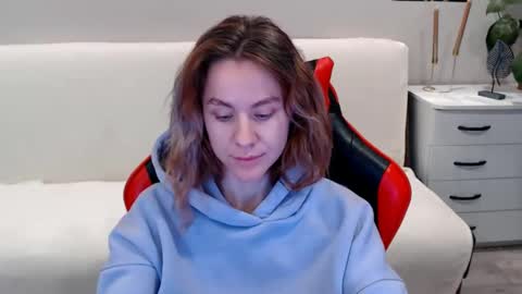 baby_kitte online show from January 11, 2025, 3:55 am