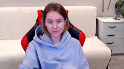 baby_kitte online show from January 13, 2025, 6:27 am