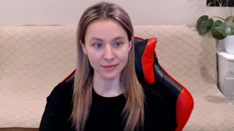 baby_kitte online show from February 15, 2025, 2:37 am