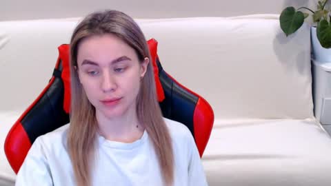 baby_kitte online show from February 20, 2025, 5:23 am