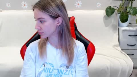 baby_kitte online show from February 28, 2025, 4:10 am