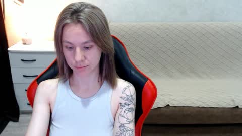 baby_kitte online show from October 13, 2025, 3:17 am