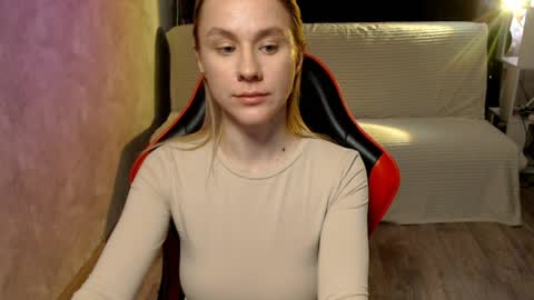 baby_kitte online show from April 9, 2026, 6:19 am