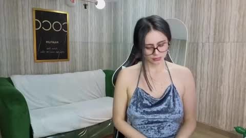 Snapshot of baby_lush_t chatting on September 12, 2025, 9:04 pm Bella online show from September 12, 2025, 9:04 pm