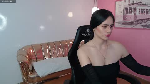 Snapshot of baby_lush_t chatting on September 14, 2025, 12:37 pm Bella online show from September 14, 2025, 12:37 pm