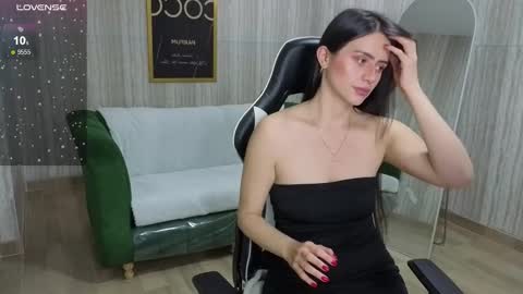 Snapshot of baby_lush_t chatting on September 17, 2025, 7:37 pm Bella online show from September 17, 2025, 7:37 pm