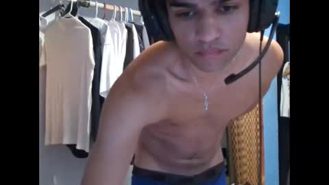 Snapshot of baby_mooonx chatting on January 9, 2026, 6:42 pm adrian online show from January 9, 2026, 6:42 pm