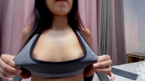 Snapshot of babyangel18_ chatting on January 22, 2025, 1:32 pm ANGEL online show from January 22, 2025, 1:32 pm