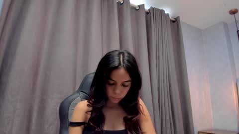 Snapshot of babyangel18_ chatting on January 23, 2025, 7:29 pm ANGEL online show from January 23, 2025, 7:29 pm