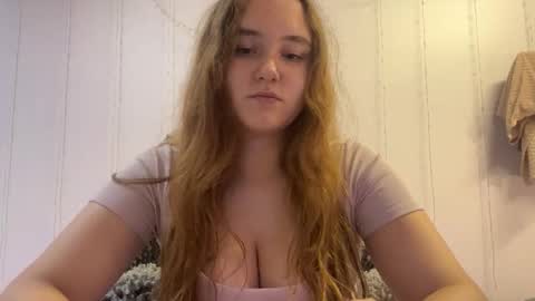 Snapshot of babyblissxx chatting on October 30, 2025, 9:59 pm Katerina online show from October 30, 2025, 9:59 pm