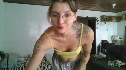 Snapshot of babydemon6 chatting on May 4, 2026, 2:46 pm babydemon6 online show from May 4, 2026, 2:46 pm