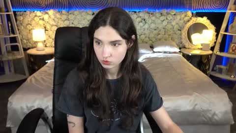 Snapshot of babyflowerr chatting on January 18, 2026, 7:39 pm Sasha online show from January 18, 2026, 7:39 pm