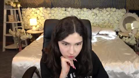 Snapshot of babyflowerr chatting on February 2, 2026, 8:07 pm Sasha online show from February 2, 2026, 8:07 pm