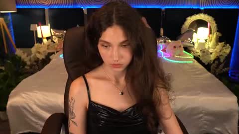 Sasha online show from June 17, 2026, 6:53 pm