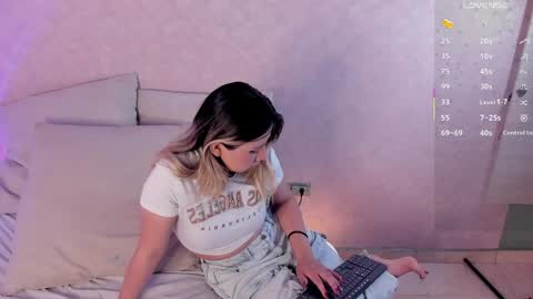 Snapshot of babyfoxxx_ chatting on April 9, 2026, 12:10 pm babyfoxxx_ online show from April 9, 2026, 12:10 pm