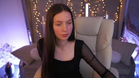 Lady Vi online show from June 1, 2026, 1:13 pm
