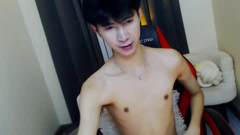 Snapshot of babymasterbater chatting on December 4, 2025, 5:32 pm call me james online show from December 4, 2025, 5:32 pm