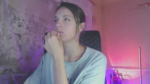 Sonya online show from October 8, 2025, 7:22 pm